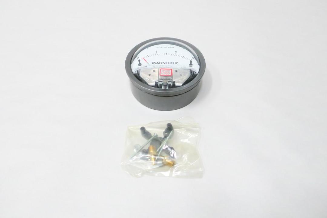 DWYER 2003 MAGNEHELIC PRESSURE GAUGE 0-3IN-H2O