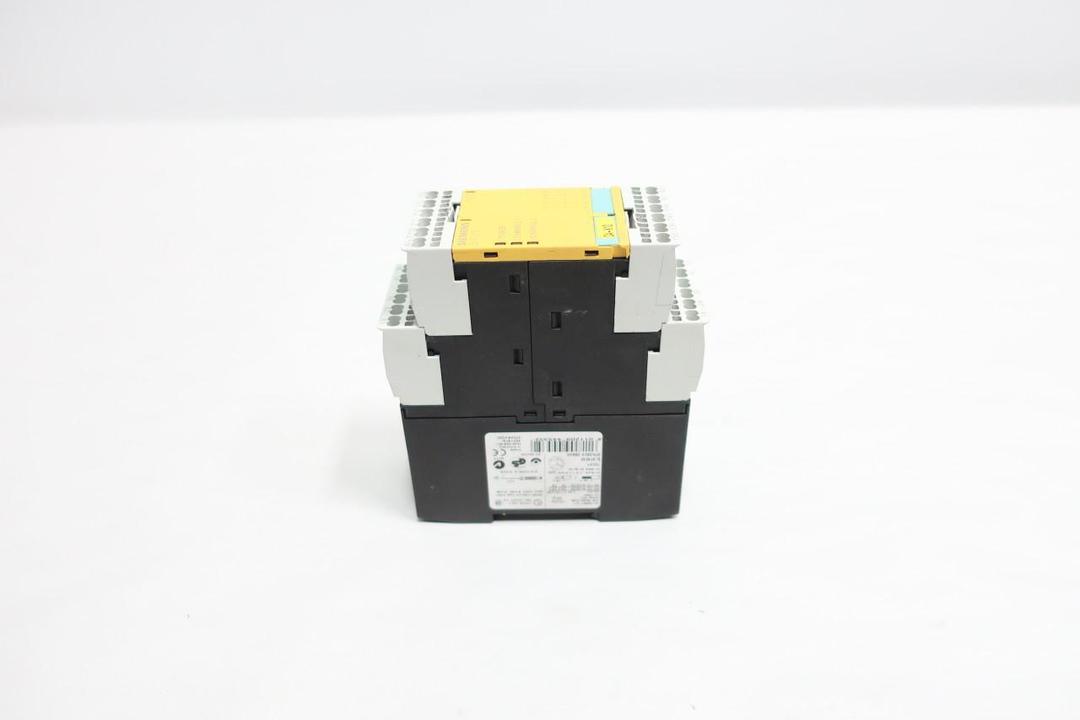 SIEMENS 3TK2825-2BB40 SAFETY CONTROL RELAY