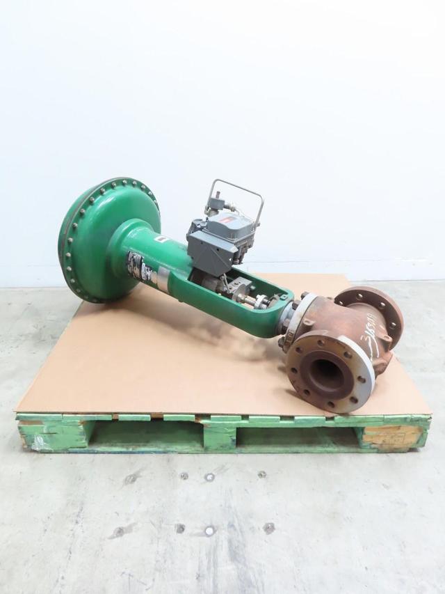 FISHER ET 667 SIZE 70 PNEUMATIC STEEL FLANGED CONTROL VALVE 4IN 300