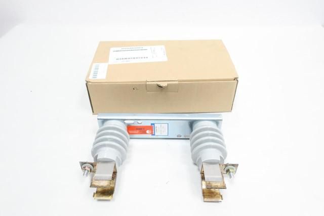 FERRAZ SHAWMUT C092738 SI 85-36.190 TRAC FUSE HOLDER 100A AMP 7.2KV-AC