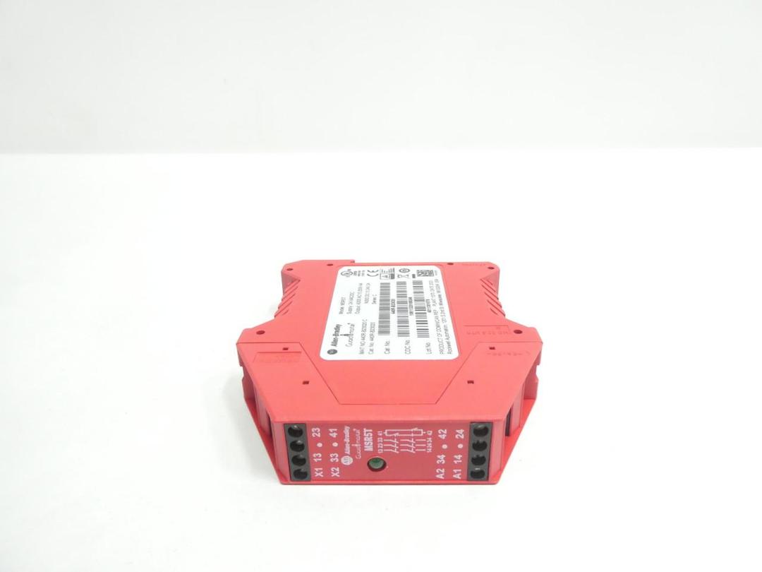 ALLEN BRADLEY MSR5T 440R-B23020 GUARDMASTER SAFETY RELAY 24V-AC/DC