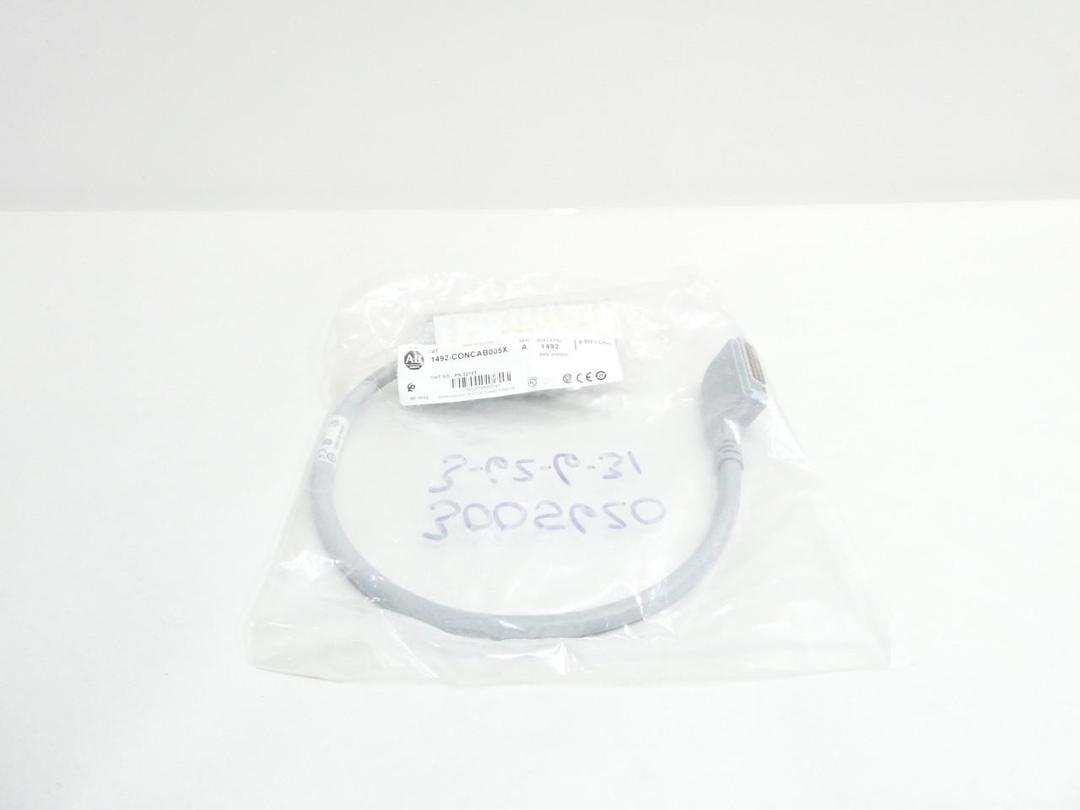 ALLEN BRADLEY 1492-CONCAB005X PRE WIRED CABLE SER A 0.5M 240V-AC
