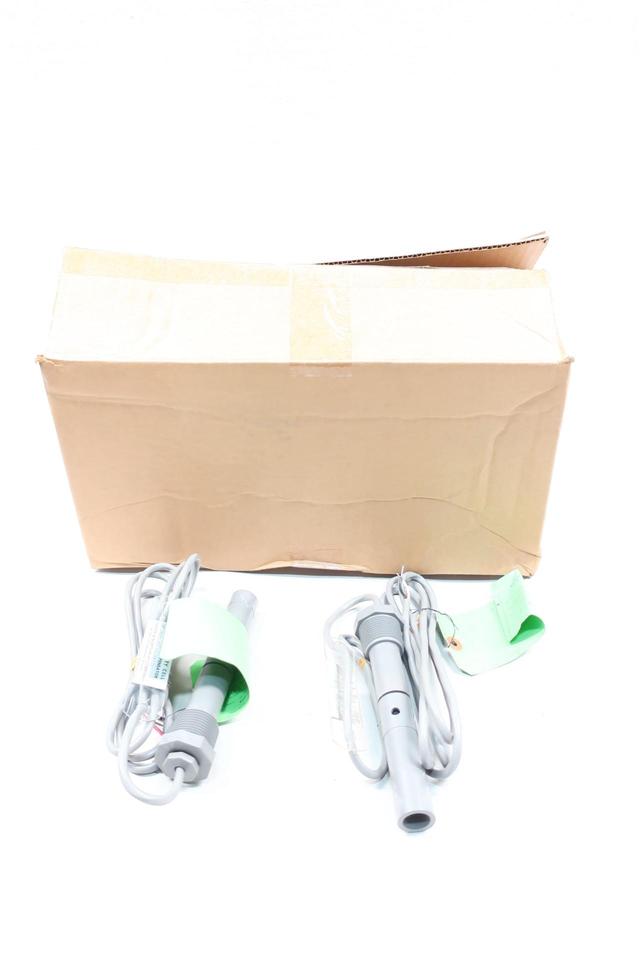 BOX OF 2 LEEDS NORTHRUP 4905-01-33-092-7 CONDUCTIVITY SENSOR