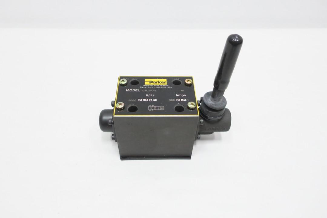 PARKER D3L20DN LEVER OPERATED CONTROL VALVE 5000PSI