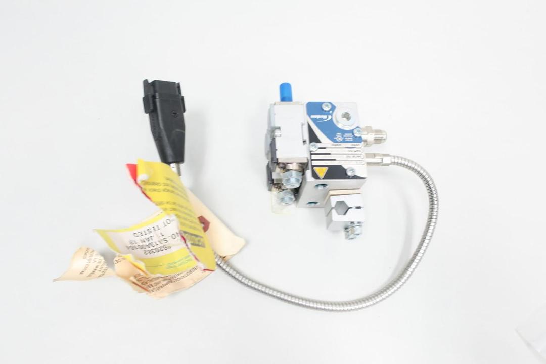 NORDSON 8520382 CLASSICBLUE 02 T HOT MELT GLUE APPLICATOR 200W 240V-AC