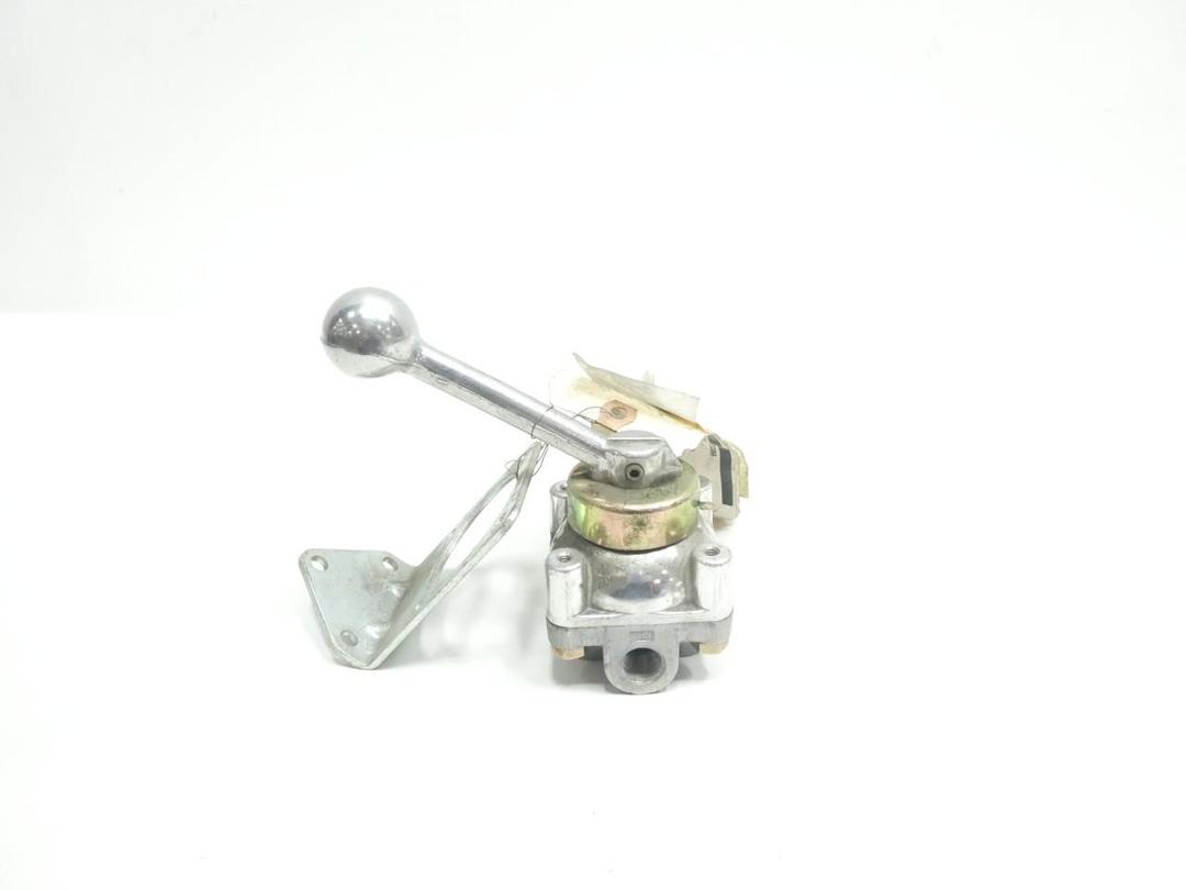BARKSDALE 9022-MC-C MANUALLY OPERATED DIRECTIONAL CONTROL VALVE 3/8IN NPT
