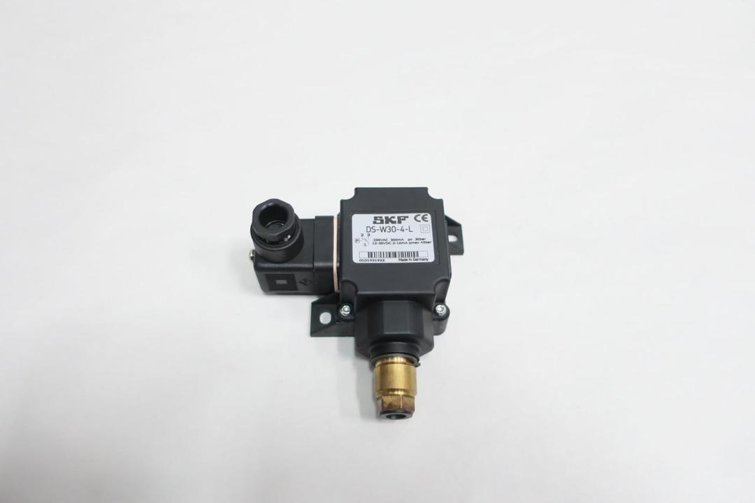 SKF DS-W30-4-L PRESSURE SWITCH 45BAR 12-30V-DC