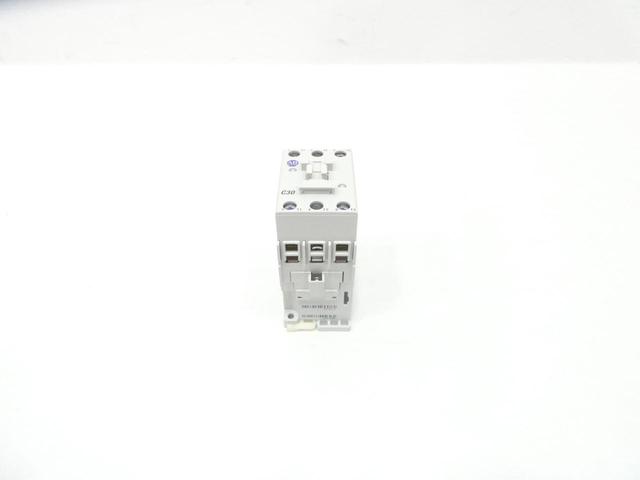 ALLEN BRADLEY 100-C30EJ00 CONTACTOR 600V-AC 24V-DC
