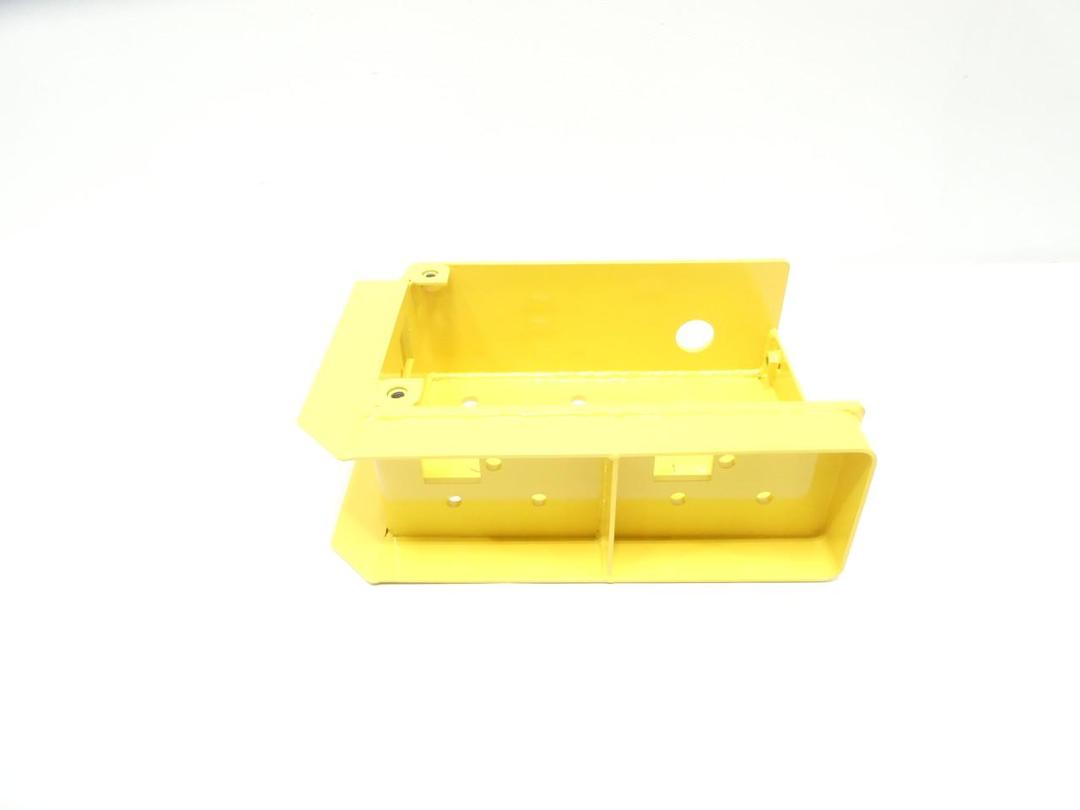 KOMATSU 58B-80-00780 RIGHT HAND PLATE