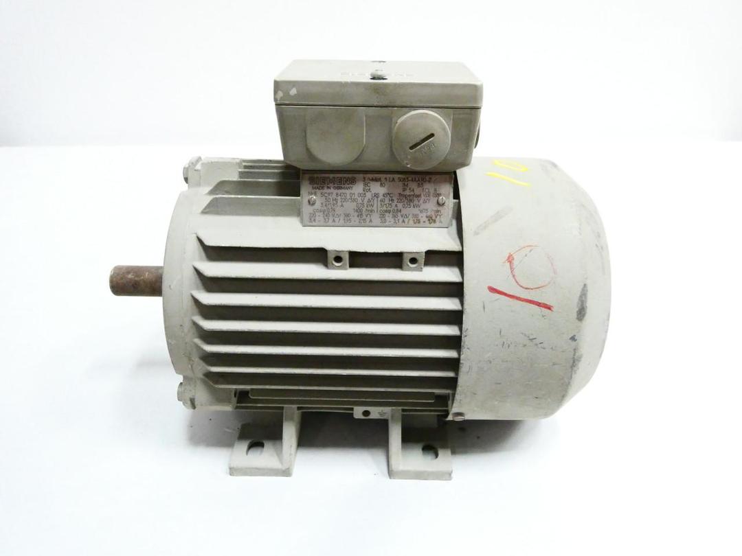SIEMENS 1LA5083-4AA90-Z AC MOTOR 3PH 0.75KW 1400RPM 220/380V-AC