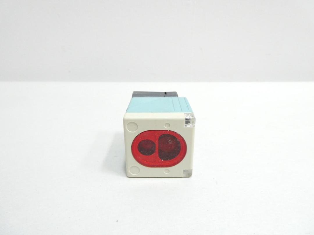 SIEMENS 3RG7240-3CH00 PROXIMITY SWITCH 10-30V-DC