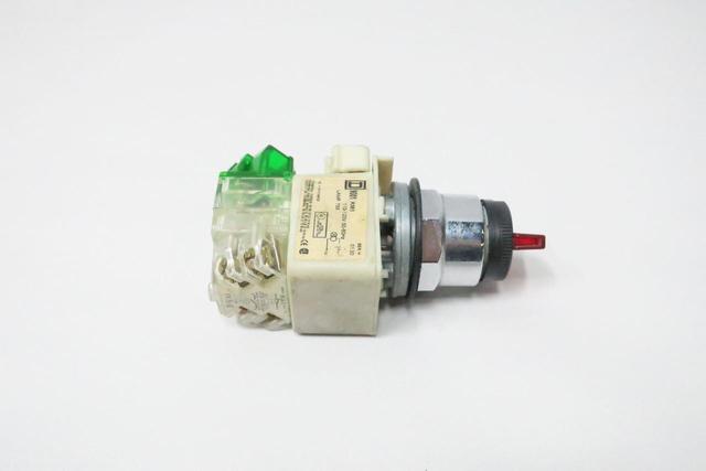 SQUARE D 9001 KM1 2 POS ILLUMINATED SELECTOR SWITCH 110-120V-AC