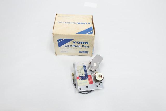 YORK 025 17172 000 TIMER 120V-AC