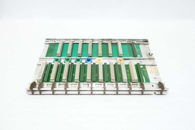 SIEMENS 6ES5 700-2LA12 SIMATIC S5 SUBRACK CR2