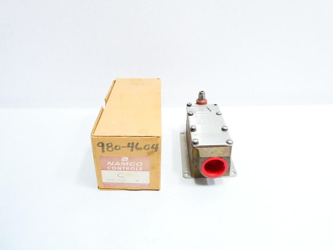 NAMCO EA740-50100 SNAP-LOCK LIMIT SWITCH 125/250/480/600V-AC 125/250V-DC