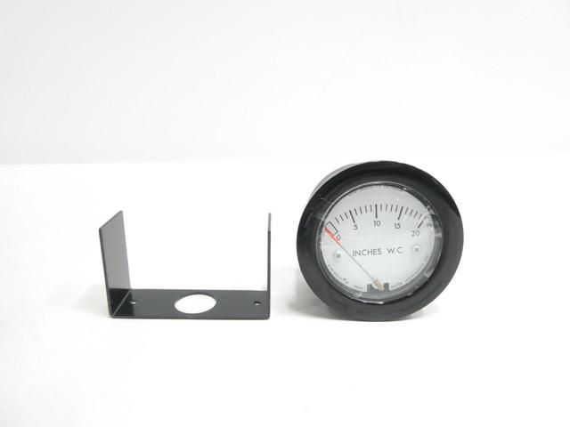 DWYER 2-5020 MINIHELIC II PRESSURE GAUGE 2-1/4IN 0-20IN-H2O