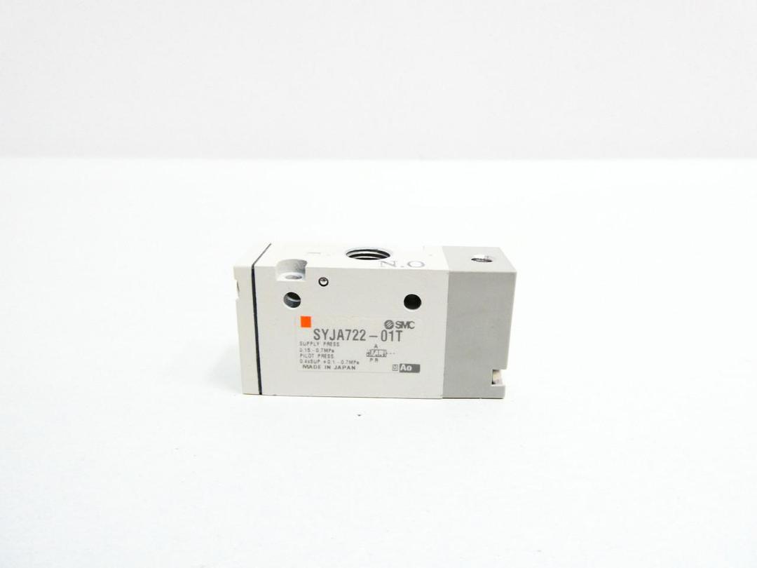 SMC SYJA722-01T PNEUMATIC PILOT VALVE 1/8IN NPT 0.7MPA