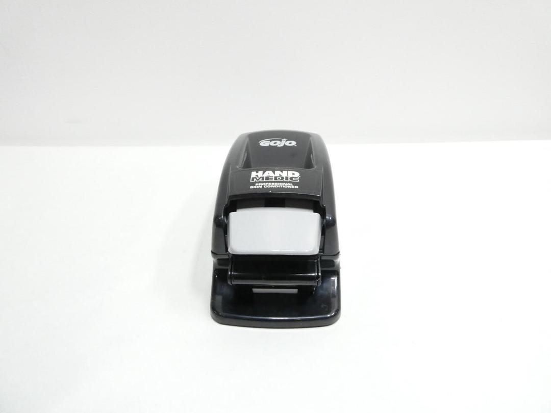 GOJO INDUSTRIES 8242-D1 HAND MEDIC PROFESSIONAL DISPENSER KIT