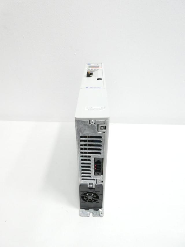 ALLEN BRADLEY 2198-P070 KINETIX 5700 POWER SUPPLY 324-528V-AC 458-747V-DC