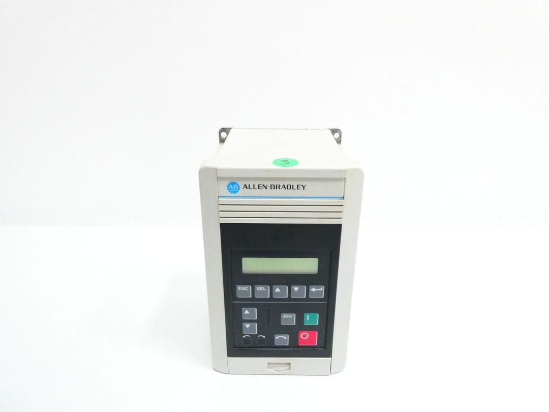 ALLEN BRADLEY 1305-AA03A AC VFD DRIVE 200-240V-AC 0-400HZ 200-230V-AC 3/4HP