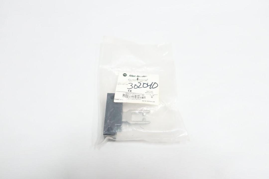 ALLEN BRADLEY 440G-A27143 GUARDMASTER SAFETY SWITCH