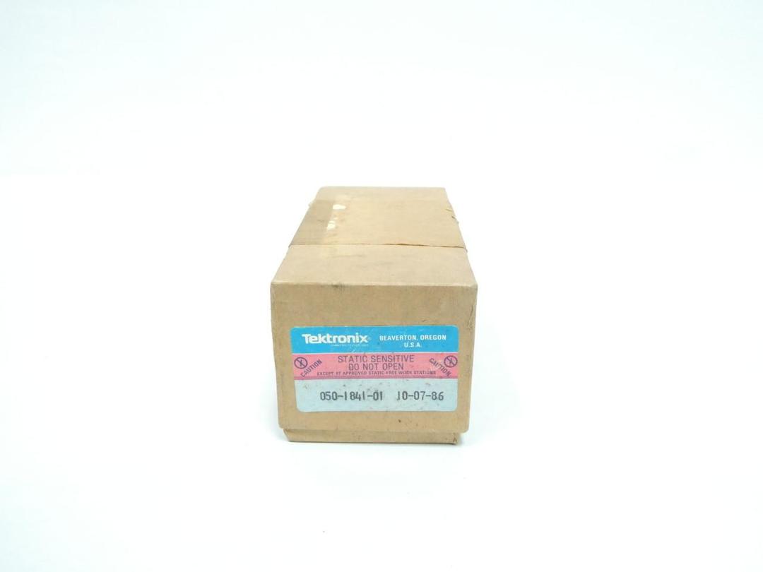 TEKTRONIX 050-1841-01 ENGINE GENERATOR BATTERY