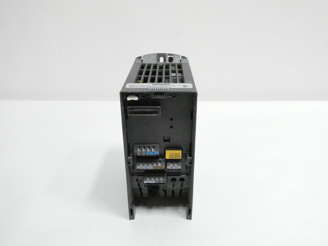 SIEMENS 6SE6420-2UD17-5AA1 AC DRIVE 380-480V-AC 0-650HZ 0.75KW