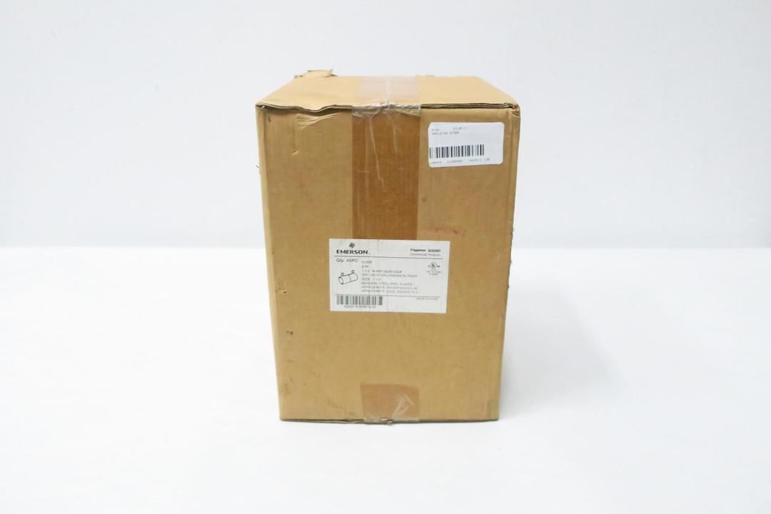 BOX OF 40 APPLETON 5150S OZ-GEDNEY EMT SSCR COUPLING 1-1/2IN
