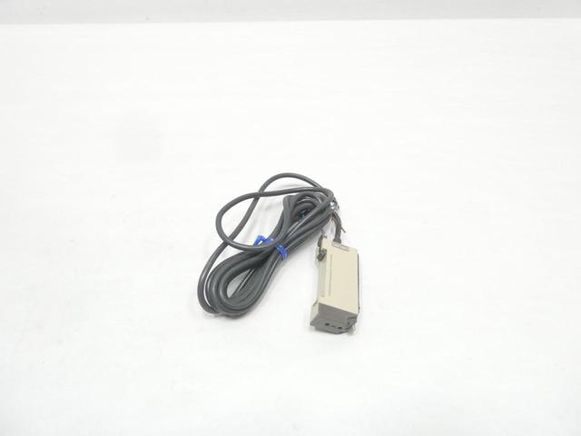 OMRON E3X-A41 10-30V-DC PHOTOELECTRIC SENSOR
