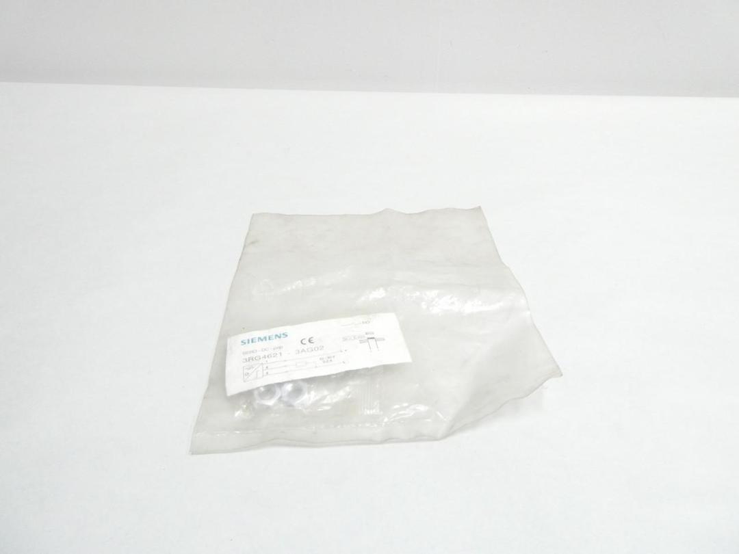 SIEMENS 3RG4621-3AG02 PROXIMITY SWITCH 10-30V-DC