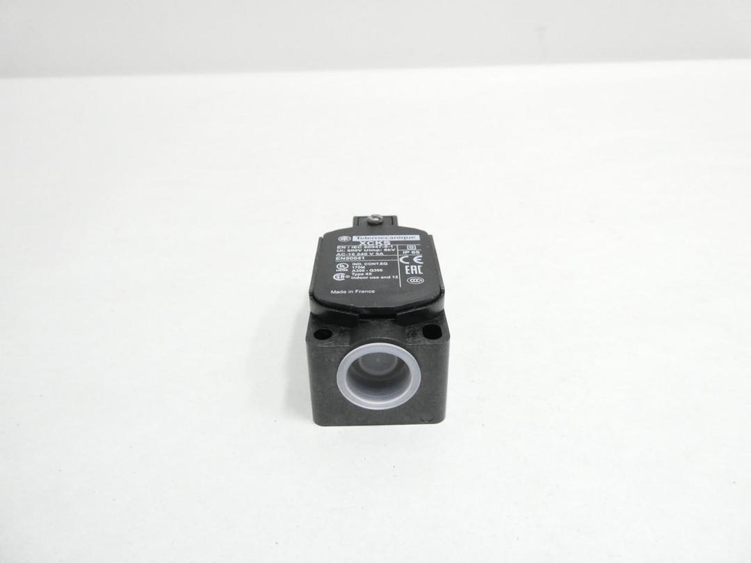 TELEMECANIQUE ZCKS7 LIMIT SWITCH 240V-AC