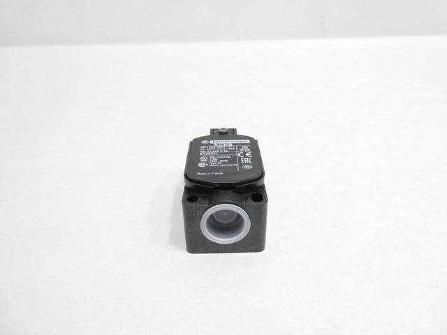 TELEMECANIQUE ZCKS7 LIMIT SWITCH 240V-AC