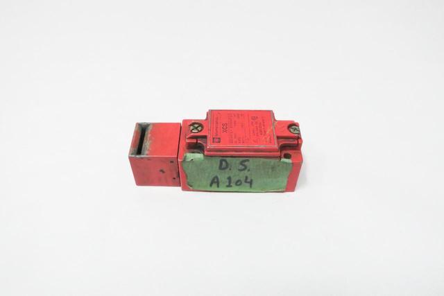TELEMECANIQUE XCS SAFETY INTERLOCK SWITCH
