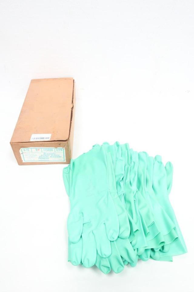BOX OF 12PAIR PIONEER A-15 115096 STANSOLV SIZE 9 NITRILE GLOVE