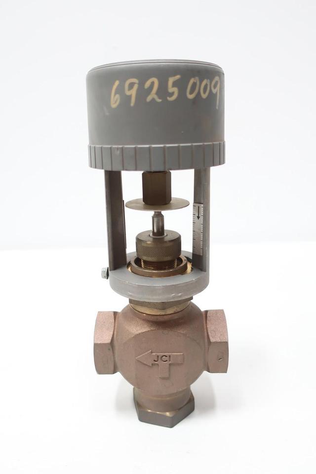 JOHNSON CONTROLS VA-7152-1001 ELECTRIC GLOBE VALVE 1IN NPT