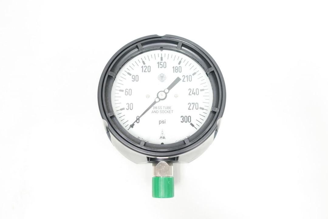 MCDANIEL CONTROLS MPB/SCG AB30424 PRESSURE GAUGE 4-1/2IN 0-300PSI 1/2IN NPT