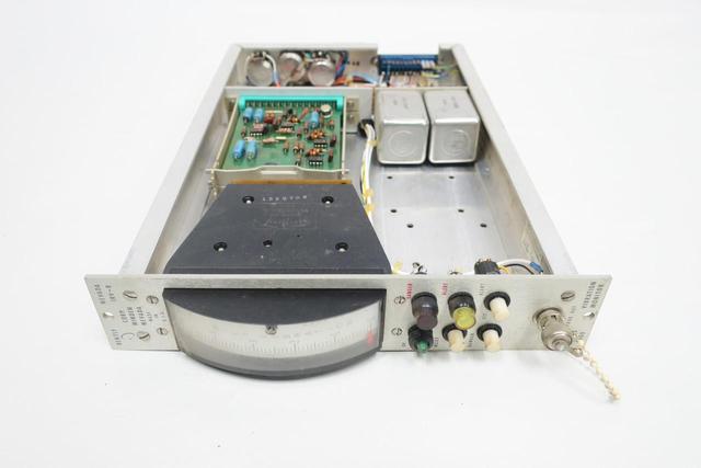 BENTLY NEVADA 1RV-R 05551-01-05-01-00-01-02-00 VIBRATION MONITOR