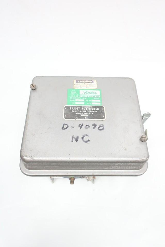 FISCHER X710 RAMCON PNEUMATIC VALVE ACTUATOR W/ POSITONER
