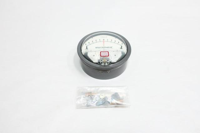 DWYER 2310 MAGNEHELIC PRESSURE GAUGE -5-5 KILOPASCAL