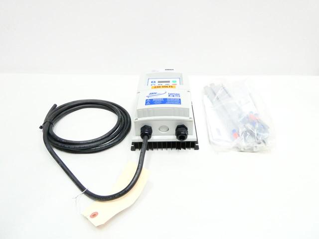 LENZE ESV371N02YXC AC TECH AC VFD DRIVE 240V-AC 0-500HZ 0-230V-AC 1/2HP
