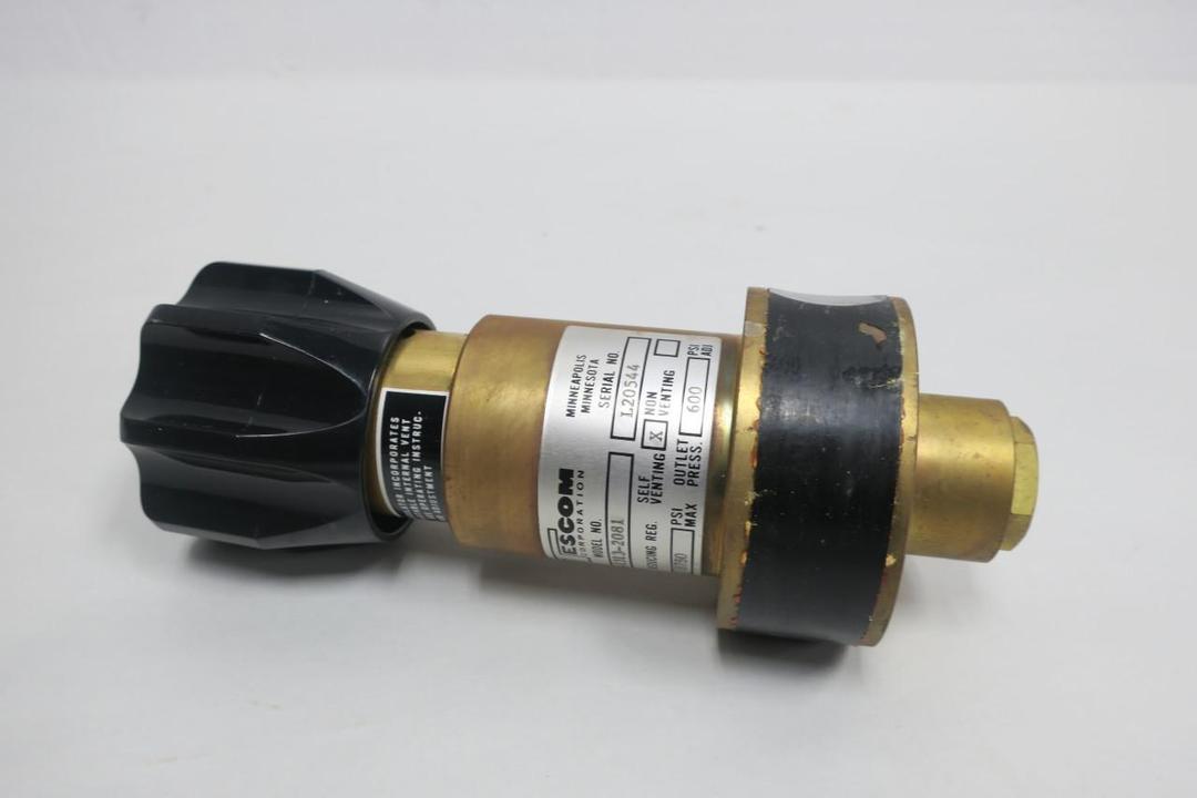 TESCOM 44-1313-2081 PRESSURE REDUCING REGULATOR 3750PSI 1/2IN NPT