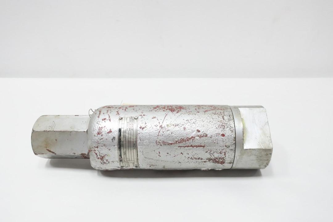 TELEDYNE 2741 STEEL THREADED RELIEF VALVE 3200PSI 3/4/1IN