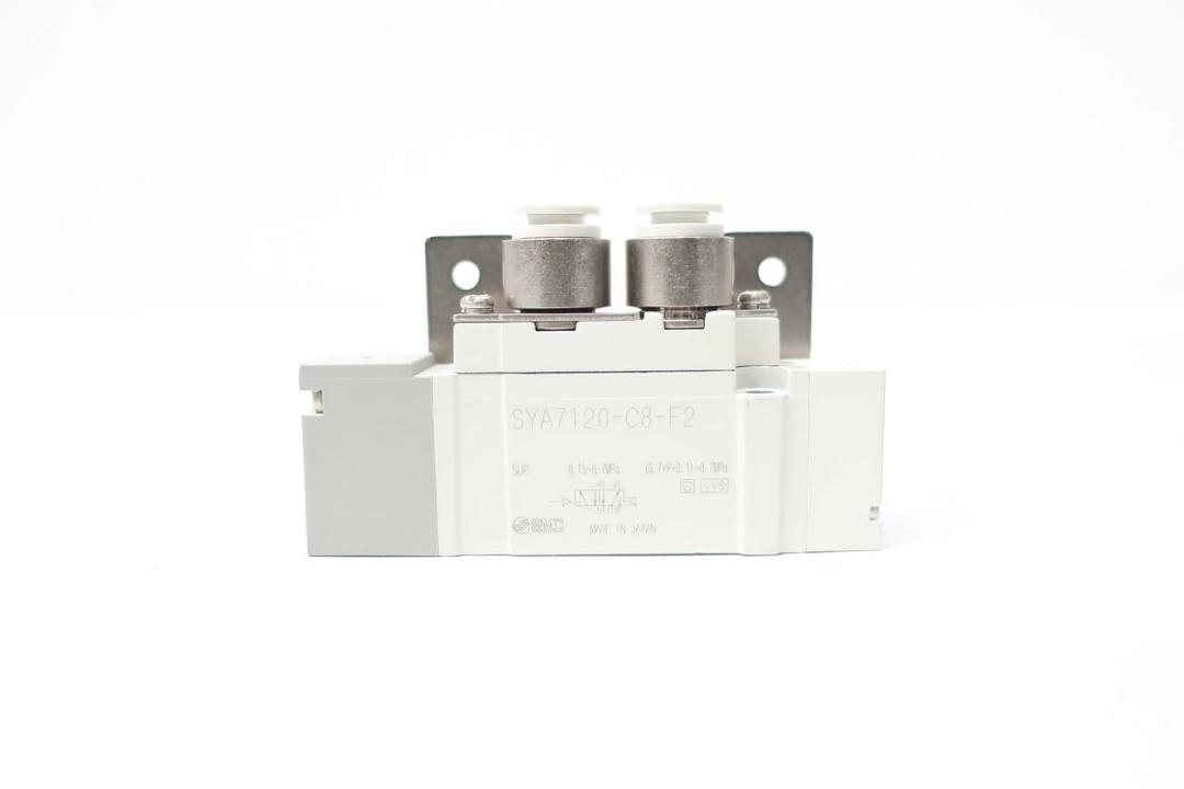 SMC SYA7120-C8-F2 PNEUMATIC PILOT VALVE 0.7MPA