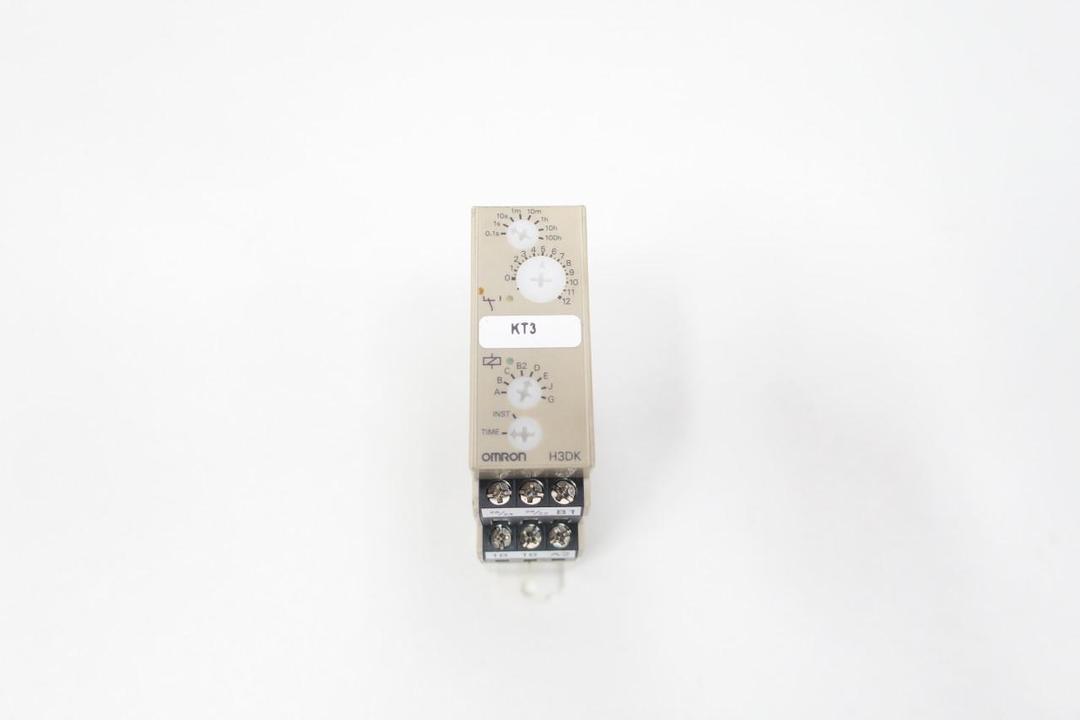 OMRON H3DK-M2 TIMER 0.1S-1200H 24-240V-AC/DC