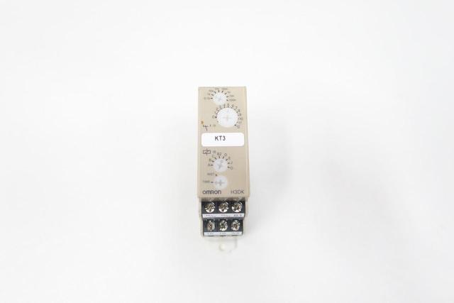 OMRON H3DK-M2 TIMER 0.1S-1200H 24-240V-AC/DC