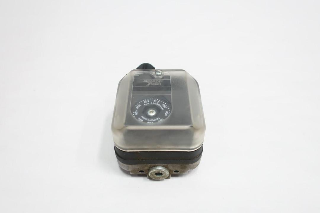 KROM SCHRODER DG500U-3 GAS PRESSURE SWITCH 100-500PSI 250V-AC