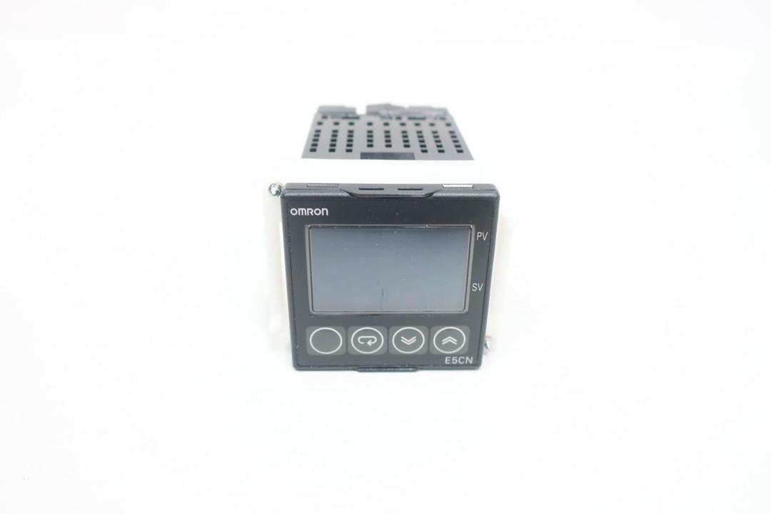 OMRON E5CN-R2H03T-FLK TEMPERATURE CONTROLLER 100-240V-AC