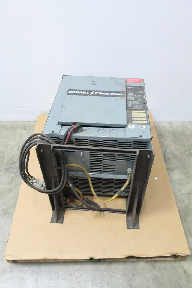 HOBART 540B1-12R 'R' SERIES BATTERY CHARGER 1PH 240/480V-AC 24V-DC