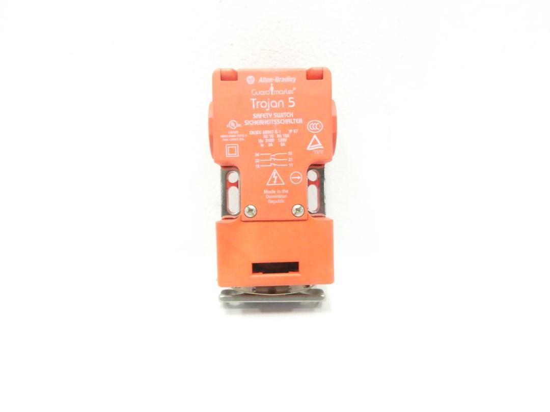 ALLEN BRADLEY 440K-T11208 GUARD MASTER SAFETY SWITCH