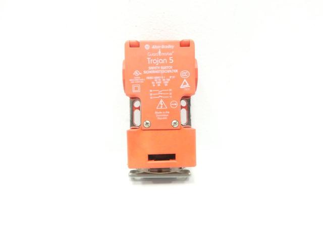 ALLEN BRADLEY 440K-T11208 GUARD MASTER SAFETY SWITCH